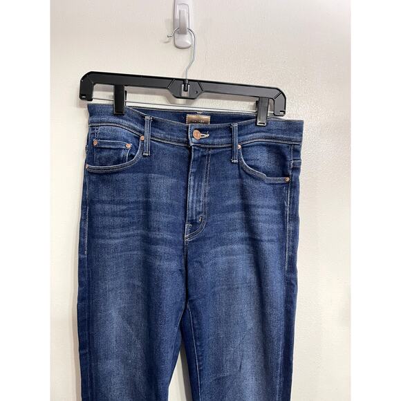 Mother Denim The Weekender Fray in "Home Movies" Wash Flared Jeans Size 28 - Picture 3 of 5